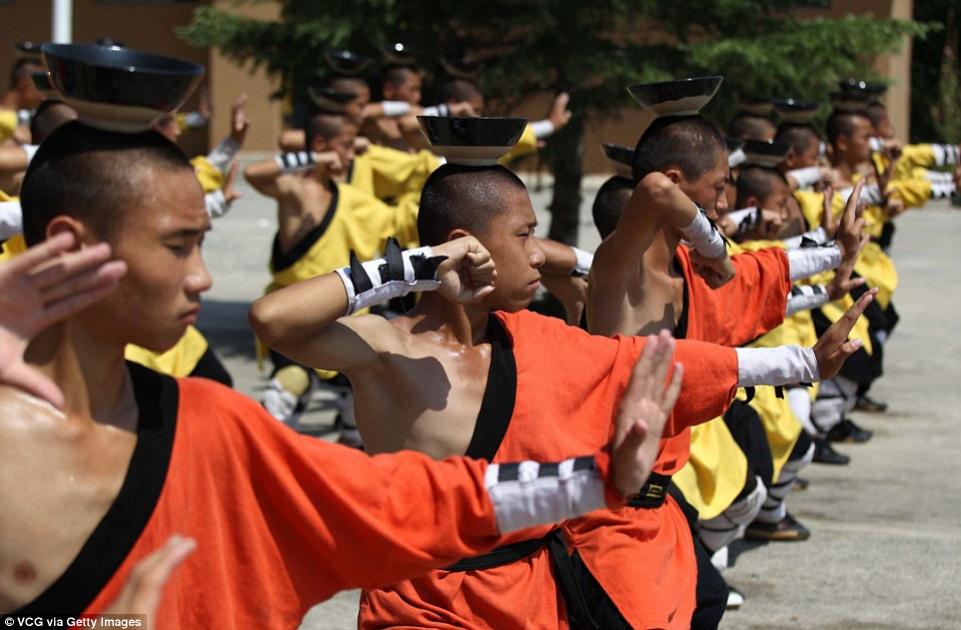 Name:  Shaolin monks train under the scorching sun with a bowl on their heads-007-yanchenwuguan-com.jpg
Views: 1637
Size:  81.7 KB